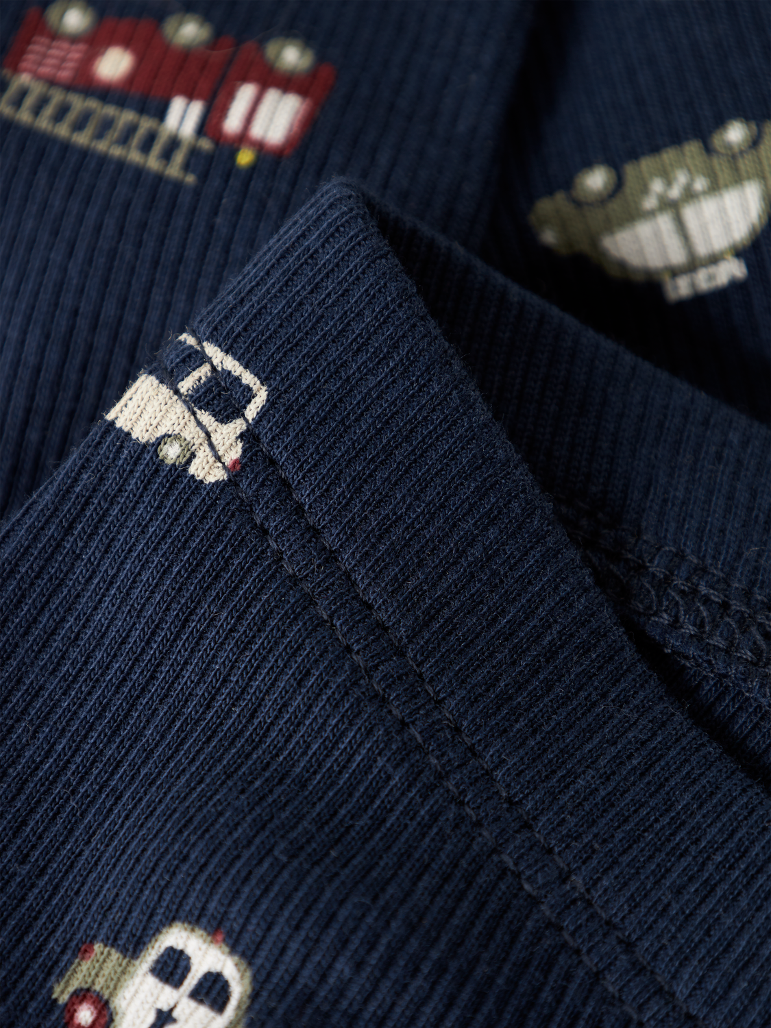 model_shot-front_full